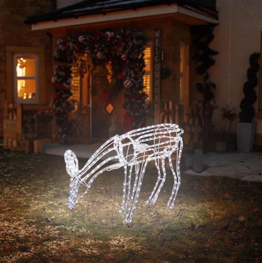 Festive and Bright: Must-Have Outdoor Christmas Decor Trends to Try This Year