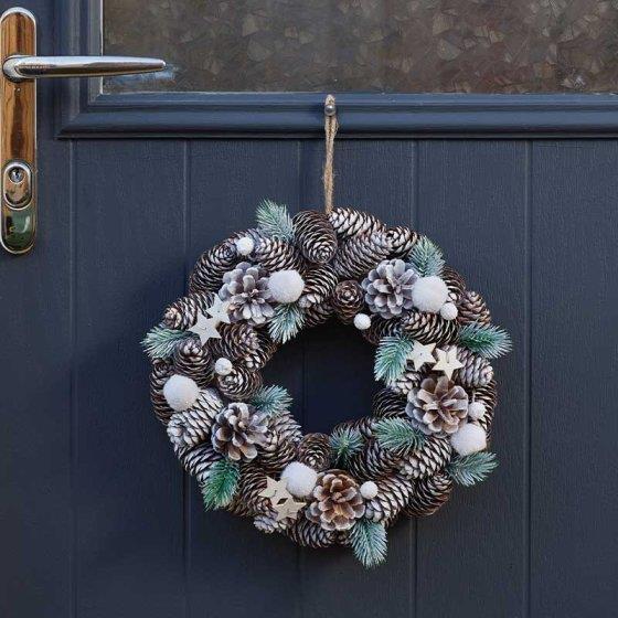 Best Artificial Christmas Wreaths for Front Door from £14.99