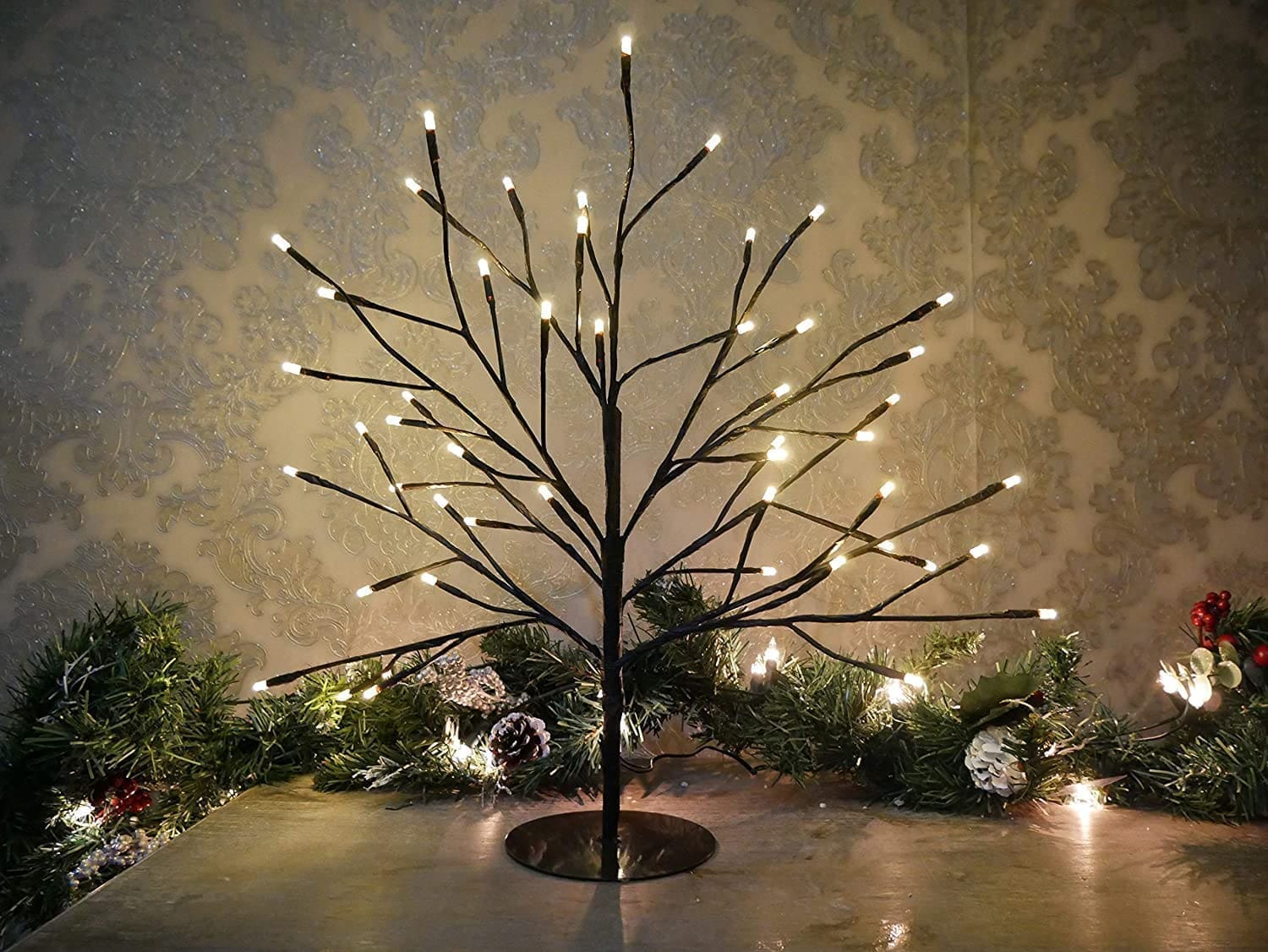 What is a minimalist Christmas tree alternative