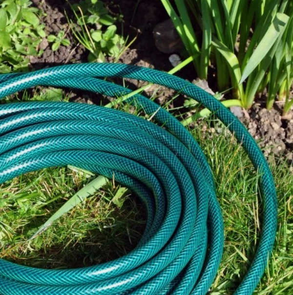 Kink resistant 30 metre hose for garden watering