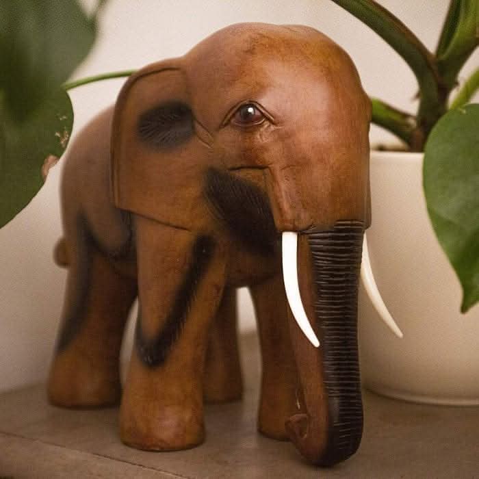 28cm African elephant wood effect resin garden ornament