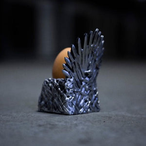 Decorative resin throne egg cup for breakfast tables