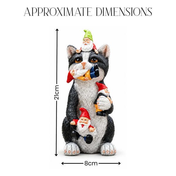 A black and white cat garden statue holding two small garden gnomes, with dimension arrows and text showing approximate height of 21cm and width of 8cm on a white background.