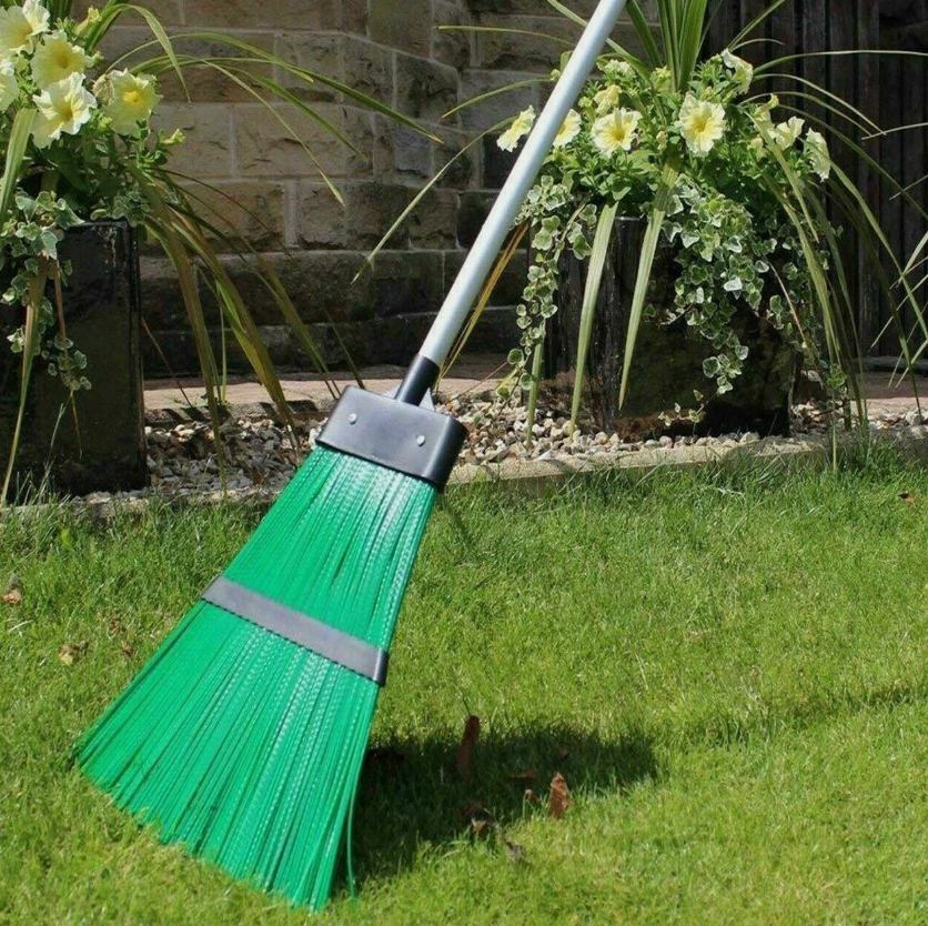 EXTENDABLE GARDEN BROOM 96-126CM