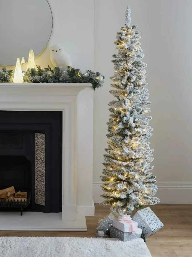 6ft Artificial Snow Effect Christmas Tree