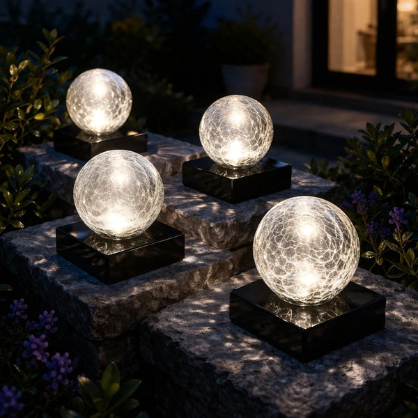 Outdoor solar fence lights with automatic dusk activation