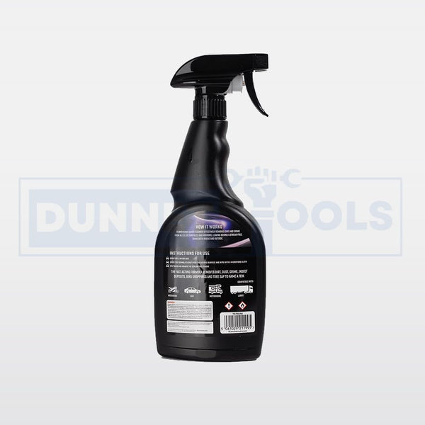 Windscreen cleaning spray for cars