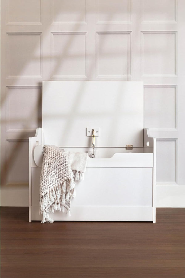 Large children’s toy box with bench seating