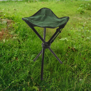 Compact outdoor tripod seat