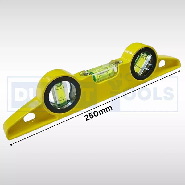 Compact levelling tool with magnetic base