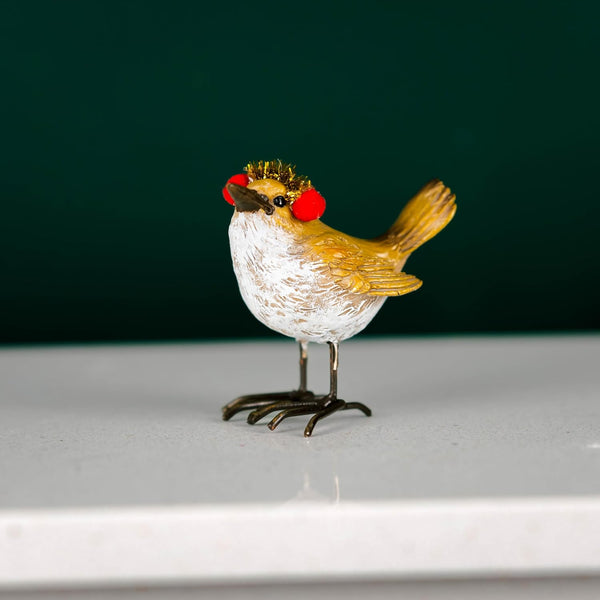 Realistic robin ornament for indoor and outdoor display
