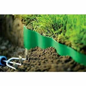 Wavy lawn border edging around flower beds