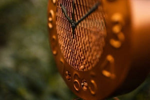 Decorative outdoor bird feeder for balconies and patios