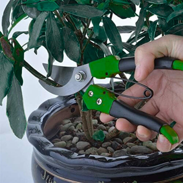 Ergonomic gardening shears suitable for everyday garden work
