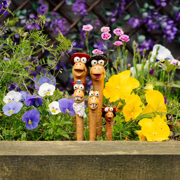Novelty garden worm family figurines for fairy gardens