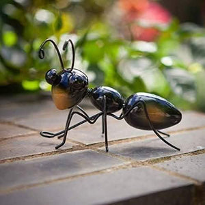 Hanging metal ant garden ornament wall clinger