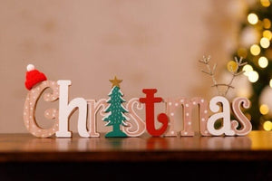 indoor-wooden-christmas-sign-decor-tree-antlers