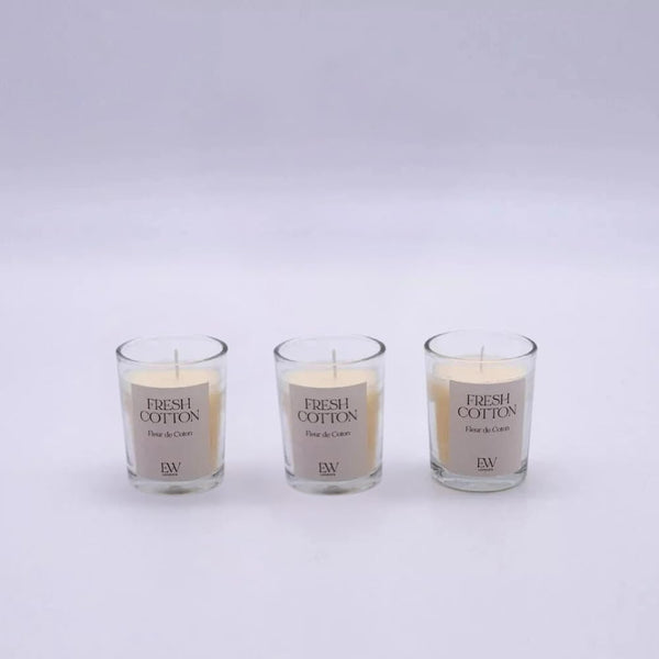 Glass jar candle with fresh linen fragrance