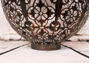 Solar hanging lantern for patio décor