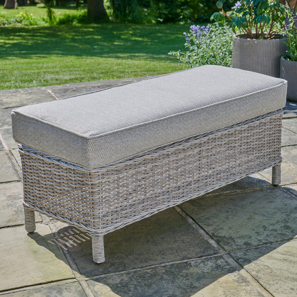 Outdoor entertaining furniture set