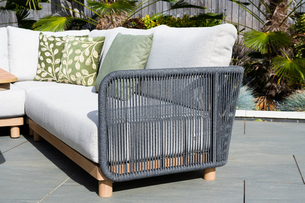 Luxury outdoor dining furniture