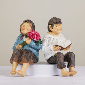Solar powered outdoor décor figures