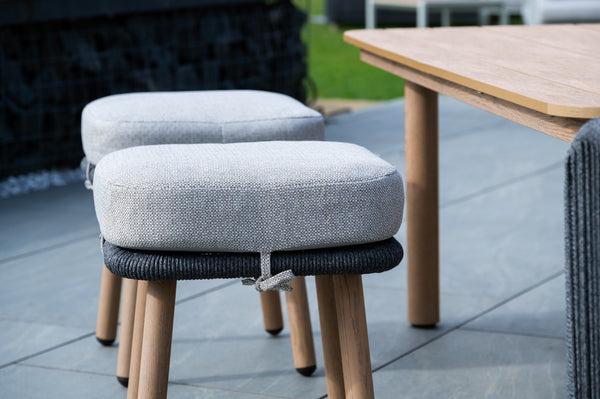 Garden dining set with stools