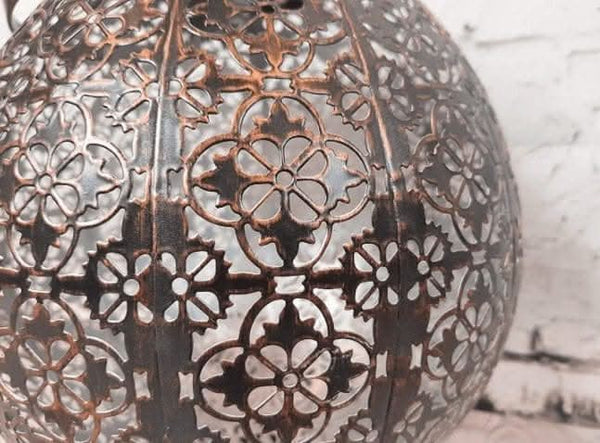 Solar powered outdoor hanging light