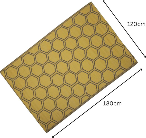 Waterproof polypropylene outdoor rug with modern pattern