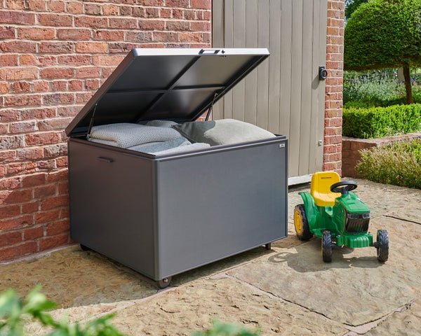 Outdoor aluminium storage box