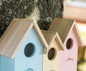 Decorative patio bird nesting box