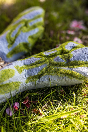 Decorative resin bird bath hands