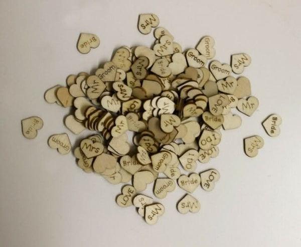 Mr and Mrs wooden heart table confetti