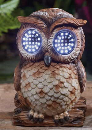 Small solar blinking owl resin garden ornament
