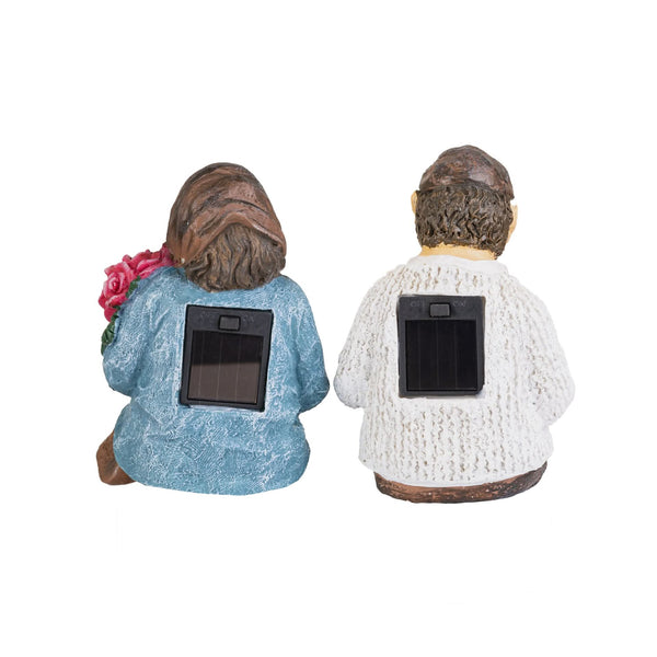 Garden couple ornament for flower beds