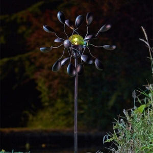 Solar wind spinner with colour changing crackle globe