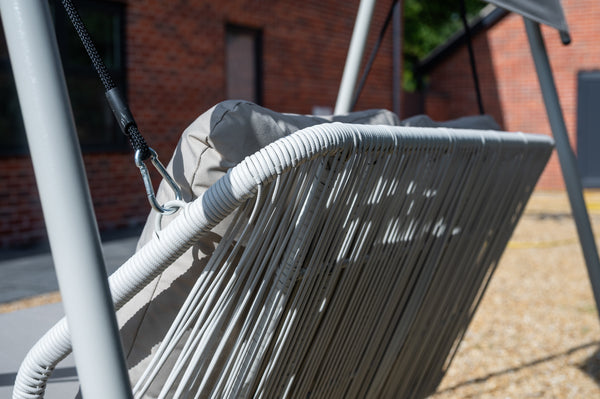 Outdoor relaxation swing seat