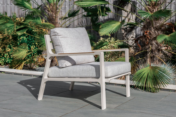 Outdoor lounge furniture set