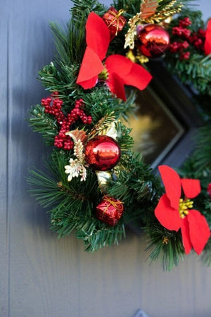 stunning-red-and-gold-christmas-wreath-decoration