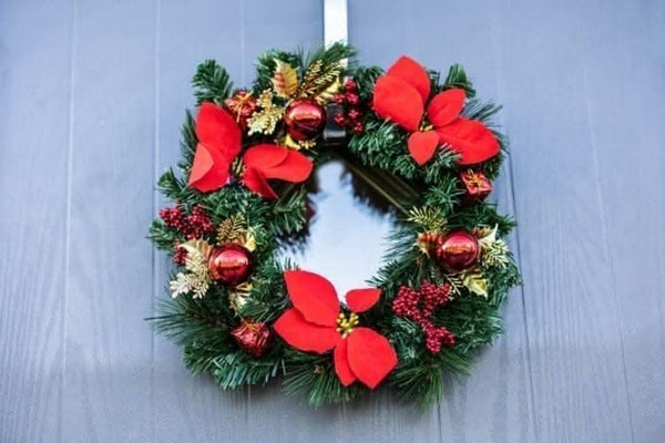 stunning-red-and-gold-christmas-wreath-decoration