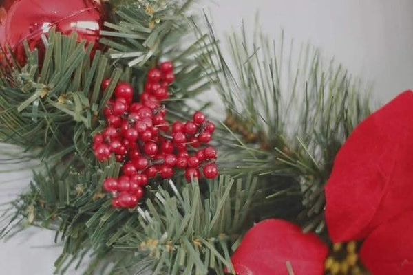 stunning-red-and-gold-christmas-wreath-decoration