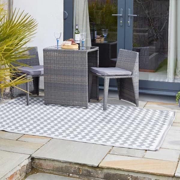 Grey zig zag waterproof outdoor rug