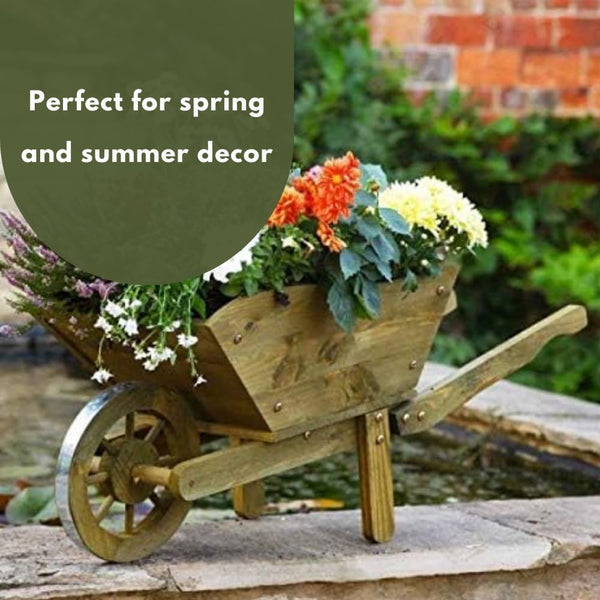 Wooden planter with plastic liner