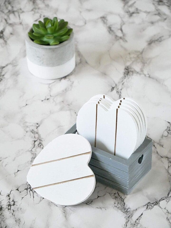 elegant-heart-shaped-wooden-coasters-and-storage-box