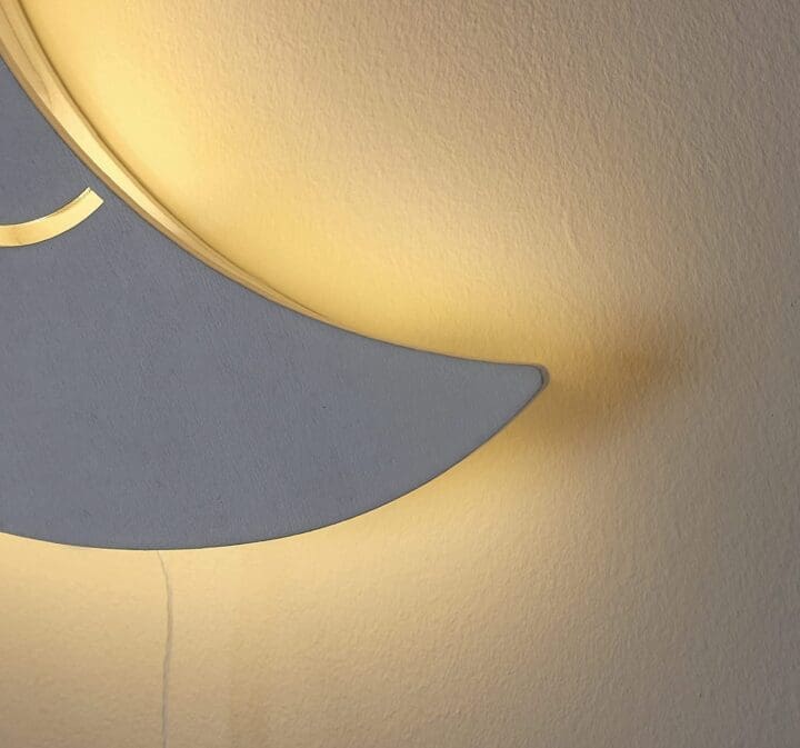 modern-crescent-moon-shaped-wooden-night-light