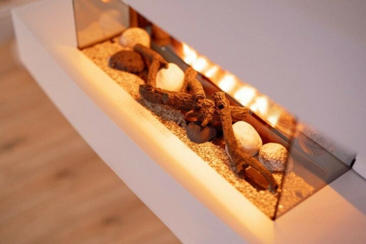 remote-control-wall-mounted-fireplace-suite-white