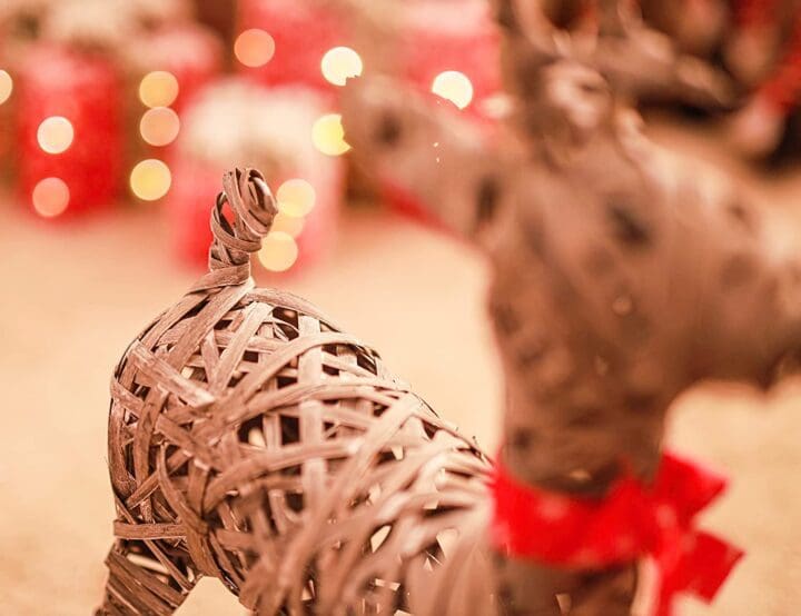 traditional-rustic-woven-reindeer-decoration-75cm
