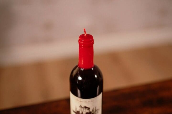 vintage-style-red-wine-bottle-candle