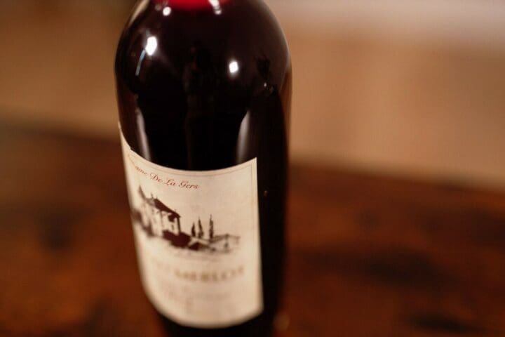 vintage-style-red-wine-bottle-candle