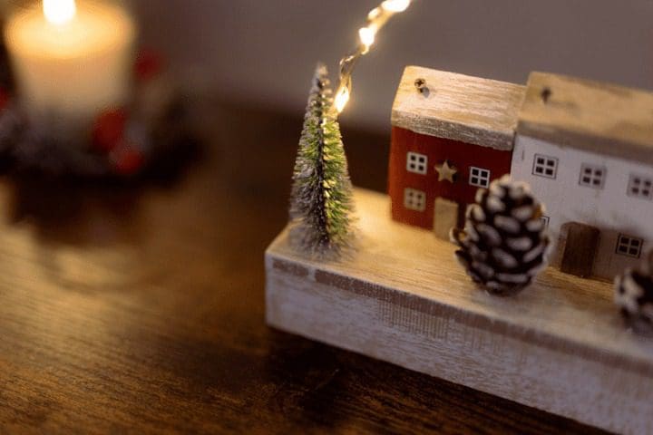 wooden-christmas-decor-with-house-and-tree-scene